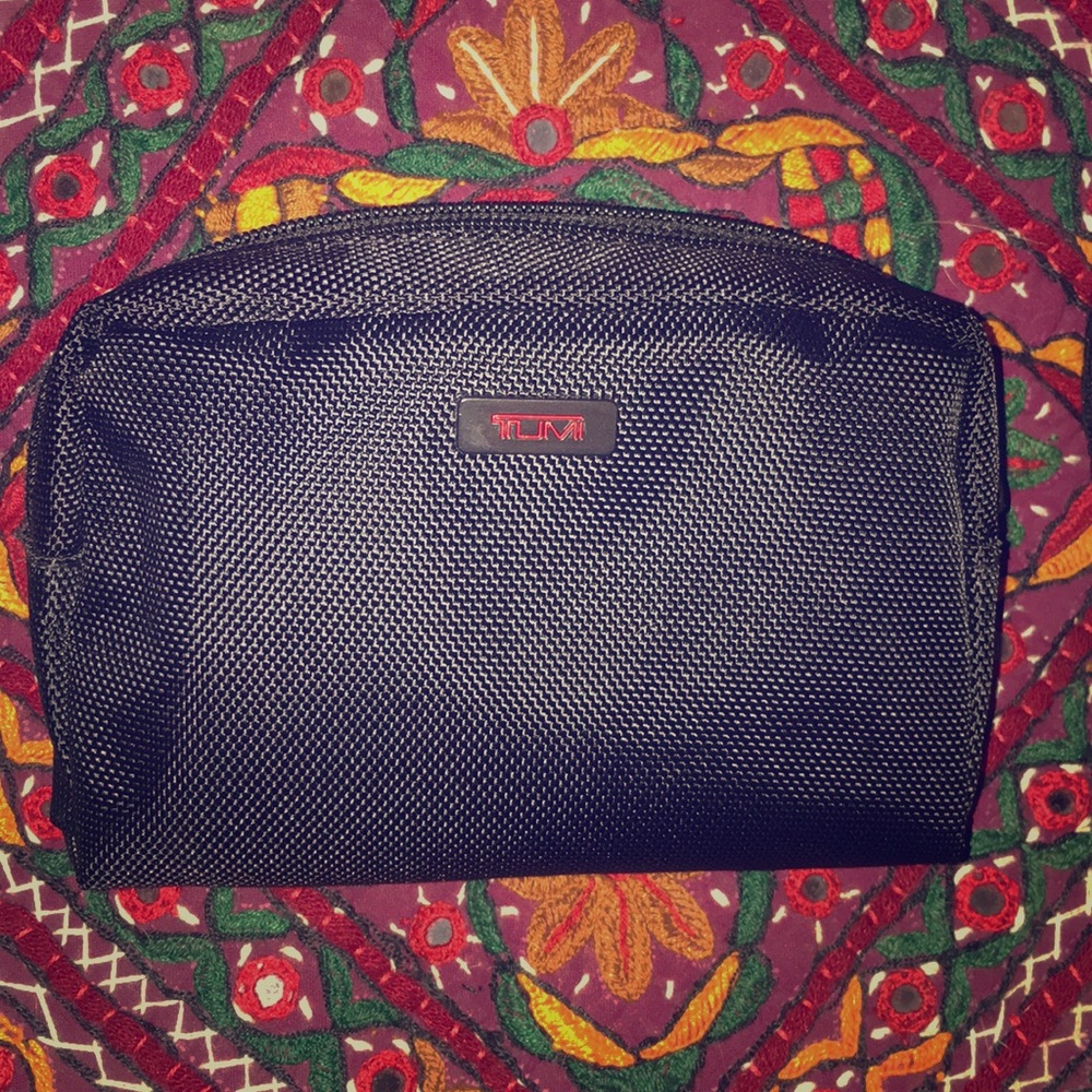 Tumi cosmetics travel bag